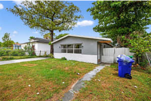 2779 Nw 9th Pl Fort Lauderdale, FL 33311 - MLS#A11831925