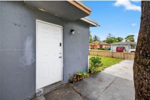 2779 Nw 9th Pl Fort Lauderdale, FL 33311 - MLS#A11831925