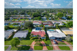 5207 Hayes St Hollywood, FL 33021 - MLS#A11832029