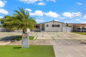 8631 Sw 16th Ter, Miami