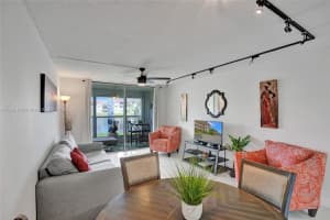 2850 Sunrise Lakes Dr W APT 106, Sunrise, FL 33322, Sold 10/21/25