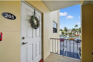 16 Colonial Club Dr APT 205, Boynton Beach, FL 33435, Sold 08/08/25