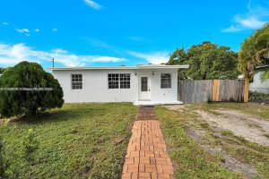 3900 SW 47th Ave, West Park, FL 33023, - MLS#A11832274