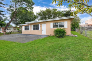 407 S 61st Ave Hollywood, FL 33023 - MLS#A11832343