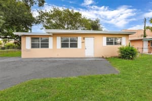 407 S 61st Ave Hollywood, FL 33023 - MLS#A11832343