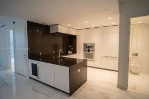 300 Biscayne Blvd Way 3009, Miami