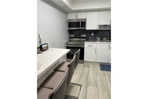 600 Parkview Dr APT 204, Hallandale Beach, FL 33009, - MLS#A11832447