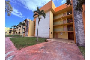666 W 81st St 411, Hialeah