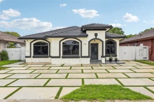 7754 Nw 201st Ter, Hialeah