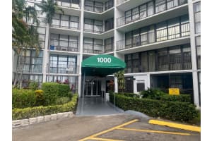1000 Parkview Dr 427, Hallandale Beach