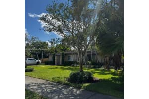 217 E Acre Dr, Plantation