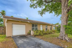 11035 Nw 27th St Sunrise, FL 33322 - MLS#A11832753