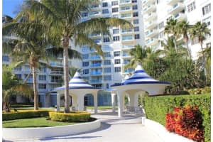 5161 Collins Ave APT 703, Miami Beach, FL 33140, Sold 08/21/25