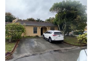 3019 Nw 203rd Ln, Miami Gardens