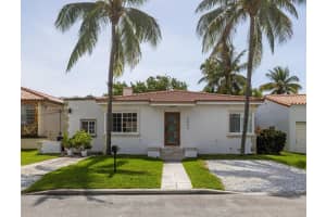 9033 Carlyle Ave, Surfside