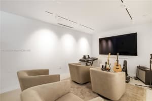 7180 E Lago Dr, Coral Gables, FL 33143, Sold 09/09/25