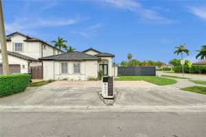 898 Nw 131st Ave, Miami