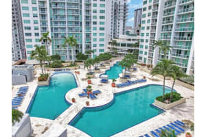 244 Biscayne Blvd 440, Miami