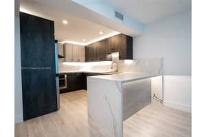 18081 Biscayne Blvd 503, Aventura