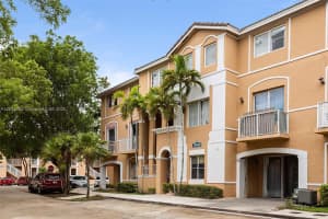 17640 NW 73rd Ave Apt 201-19, Hialeah, FL 33015, - MLS#A11833362