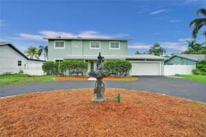 5840 Sw 19th St, Plantation