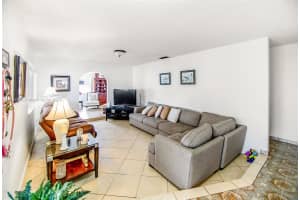 10721 SW 38th St, Miami, FL 33165, - MLS#A11833418