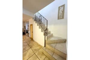 11 Olive Dr j, Hialeah, FL 33010, - MLS#A11833541