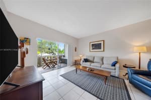 4330 Hillcrest Dr APT 104, Hollywood, FL 33021, - MLS#A11833579