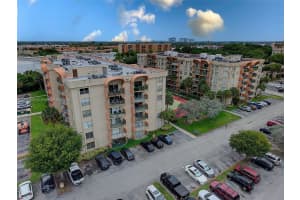 9310 Fontainebleau Blvd 203, Miami