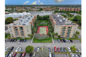 9310 Fontainebleau Blvd APT 203, Miami, FL 33172, - MLS#A11833600