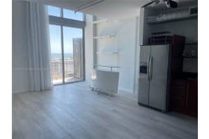 690 Sw 1 Ct Phii 19, Miami