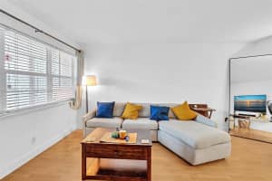 2715 NE 49th St APT 102, Fort Lauderdale, FL 33308, - MLS#A11833791