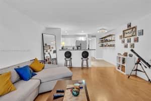 2715 NE 49th St APT 102, Fort Lauderdale, FL 33308, - MLS#A11833791