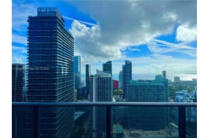 45 Sw 9th St 4405, Miami