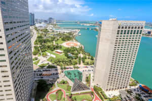 325 S Biscayne Blvd 3918, Miami