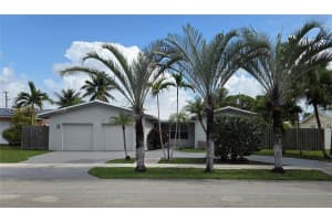 1245 Coral Ln Hollywood, FL 33019 - MLS#A11834159