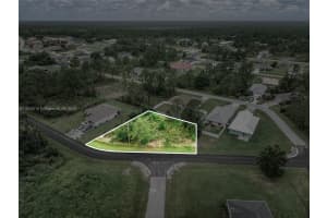 6939 Mexican Hat Dr Sebring, FL 33872 Sold 08/05/25