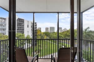 3401 N Country Club Dr 519, Aventura