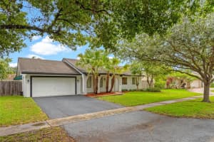 10203 SW 49th Pl, Cooper City, FL 33328, Sold 08/21/25