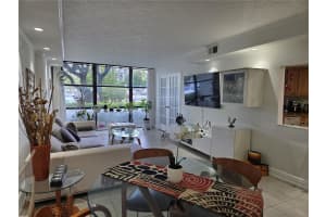 1000 Parkview Dr APT 114, Hallandale Beach, FL 33009, - MLS#A11834404
