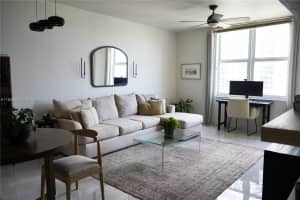 511 SE 5 Ave APT 2301, Fort Lauderdale, FL 33301, Sold 08/22/25