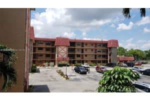 1325 W 68th St 214, Hialeah