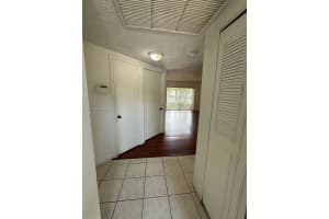 8290 Lake Dr 124, Doral