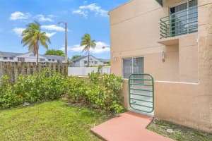 11955 Sw 18th Ter 9, Miami