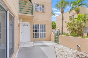 11955 SW 18th Terrace APT 9, Miami, FL 33175, Sold 10/09/25