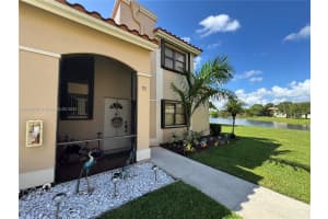 573 Racquet Club Rd 15 Weston, FL 33326 - MLS#A11834774