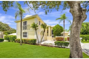15281 Wilshire Ct, Pembroke Pines