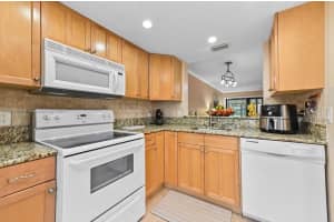 2241 SW 15th St APT 207, Deerfield Beach, FL 33442, - MLS#A11834876