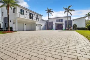 11350 Nw 8th St, Plantation