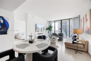 88 Sw 7th St 1010, Miami